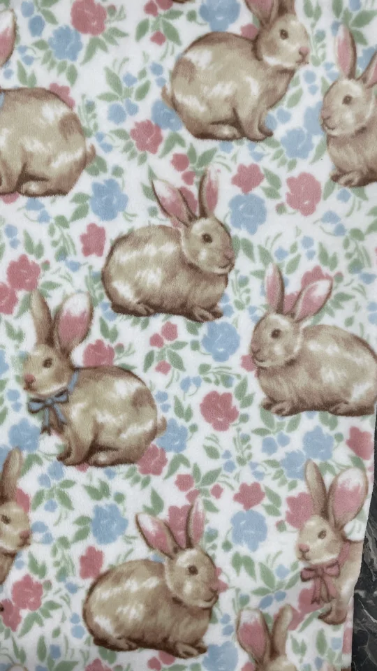 Blankets & throws — BL2607213 — supplied view 1